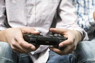 playing-video-games-alleviates-work-anxiety